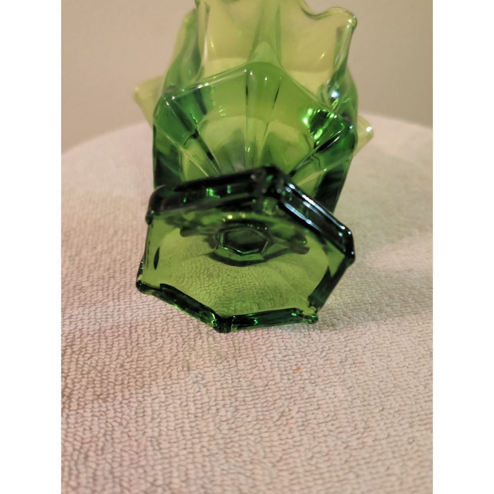 Vintage Viking Green Swung Glass Vase MCM Art Glass Pedestal Finger Vase - Picture 7 of 7